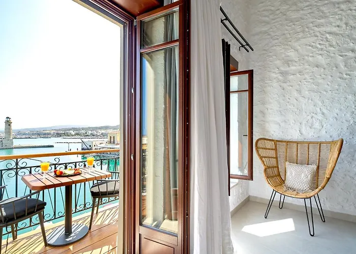 Vista Del Porto Luxury העיירה רתימנו