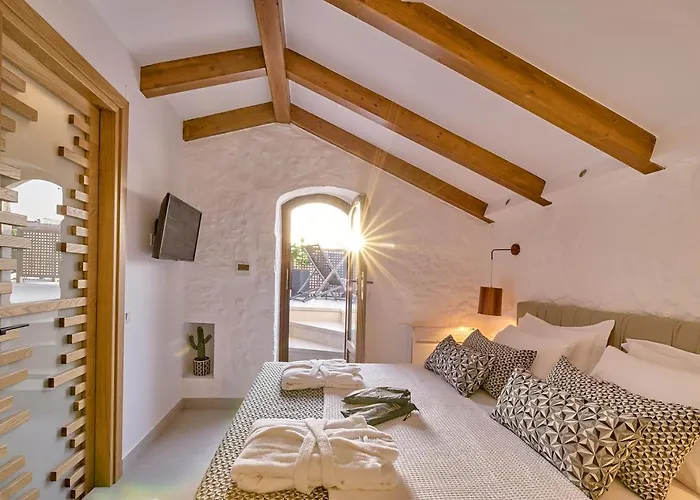 Vista Del Porto Luxury * העיירה רתימנו